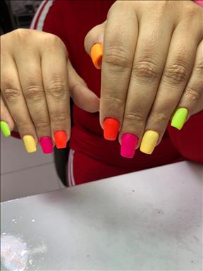 سالن زیبایی سالن زیبایی مباشر  در  سنندج