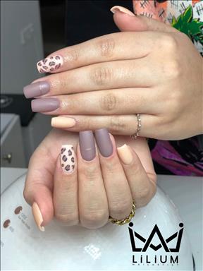 سالن زیبایی خدمات ناخن لیلیوم  در  فردیس