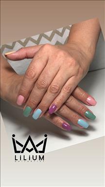 سالن زیبایی خدمات ناخن لیلیوم  در  فردیس