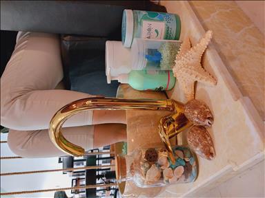 سالن زیبایی کاشت ناخن سایه   در  مشهد