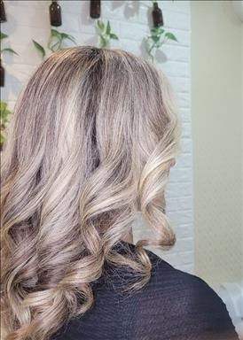 سالن زیبایی سالن زیبایی مجیک بیوتی  در  مشهد