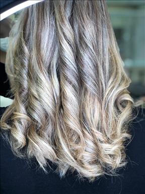 سالن زیبایی زیبایی نیکادل  در  مشهد