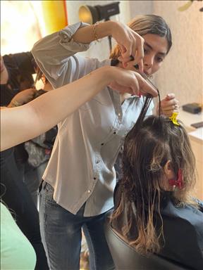 سالن زیبایی آکادمی زیبایی وارش  در  مشهد