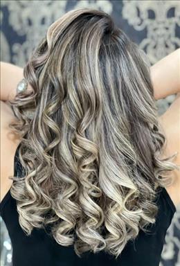 سالن زیبایی سالن زیبایی بانوی فروردین  در  همدان