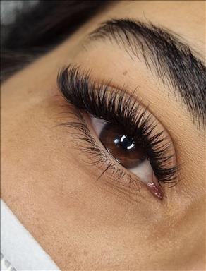 سالن زیبایی زیبایی بانو رخشنده  در  مشهد