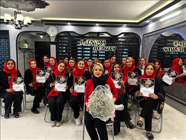 سالن زیبایی سالن زیبایی لندو  در  مشهد