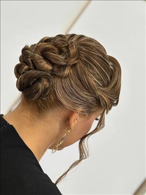 سالن زیبایی زیبایی ستاره طلایی  در  گناباد