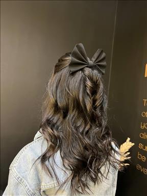 سالن زیبایی خدمات مو نقره  در  مشهد