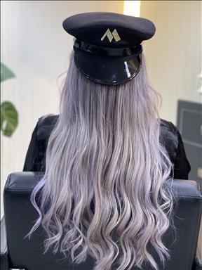 سالن زیبایی آکادمی تخصصی رنگ و کراتین ناهید بزمی  در  مشهد