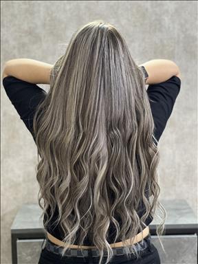 سالن زیبایی آکادمی تخصصی رنگ و کراتین ناهید بزمی  در  مشهد