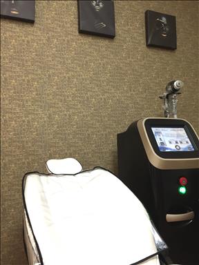 کلینیک زیبایی کلینیک پوست و زیبایی آتیس  در  تهران