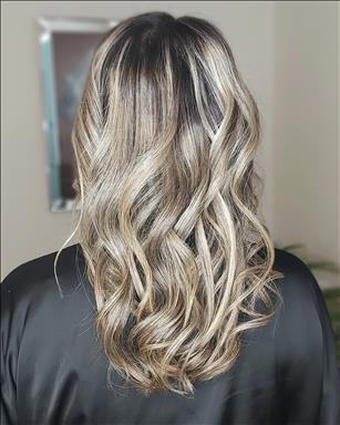 سالن زیبایی زیبایی سمانه گل  در  مشهد