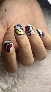 سالن زیبایی کاشت ناخن مهلا عبداللهی   در  بیرجند