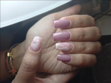 سالن زیبایی Neda nails  در  مشهد