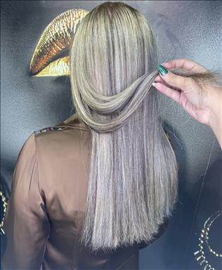 سالن زیبایی سالن زیبایی چهل گیس   در  بروجن