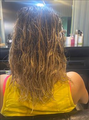 سالن زیبایی زیبایی آزاده یاسری  در  مشهد