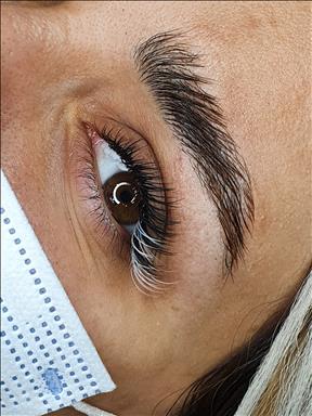 سالن زیبایی آکادمی مژه سپیده  در  اصفهان