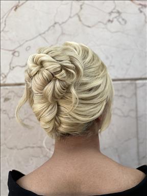 سالن زیبایی سالن زیبایی اندیشه  در  اندیشه