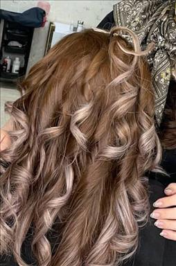 سالن زیبایی مرکزتخصصی عروس مریم زمانی فرد  در  شهر ری