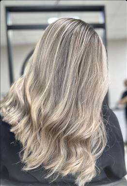 سالن زیبایی سالن زیبایی آلما  در  کرج